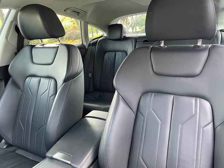 Фото 8 - Audi A7