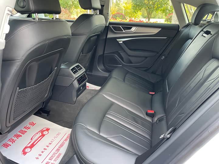 Фото 9 - Audi A7