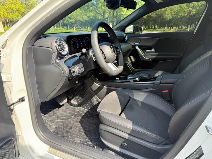 Фото 7 - Mercedes-Benz A-Class