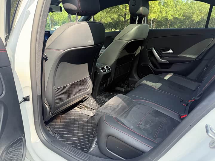 Фото 8 - Mercedes-Benz A-Class