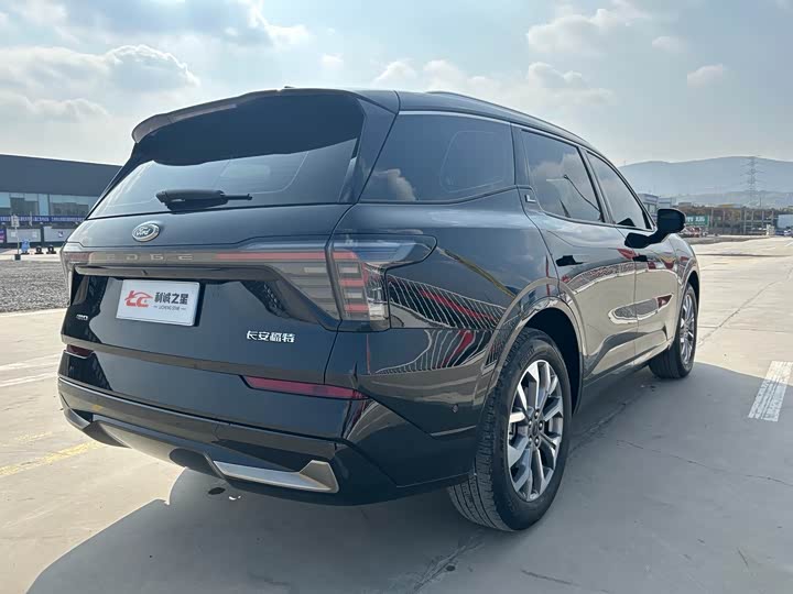 Фото 5 - Ford Edge