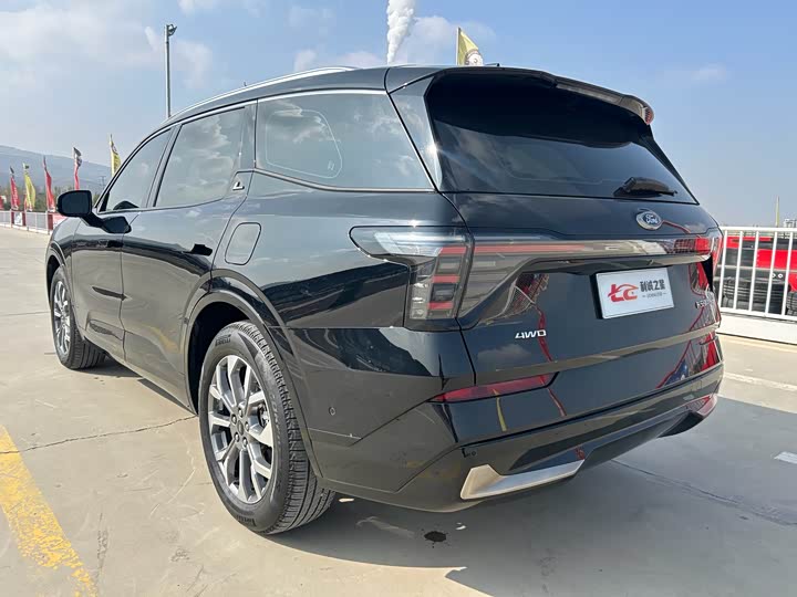 Фото 7 - Ford Edge