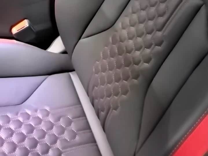 Фото 9 - Lamborghini Urus