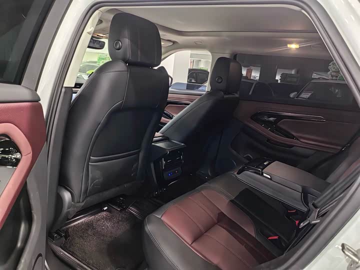 Фото 11 - Land Rover Range Rover Evoque L