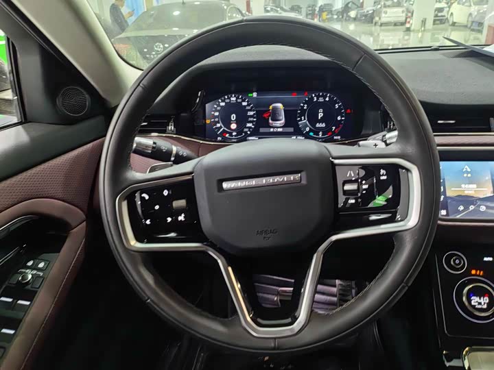 Фото 8 - Land Rover Range Rover Evoque L