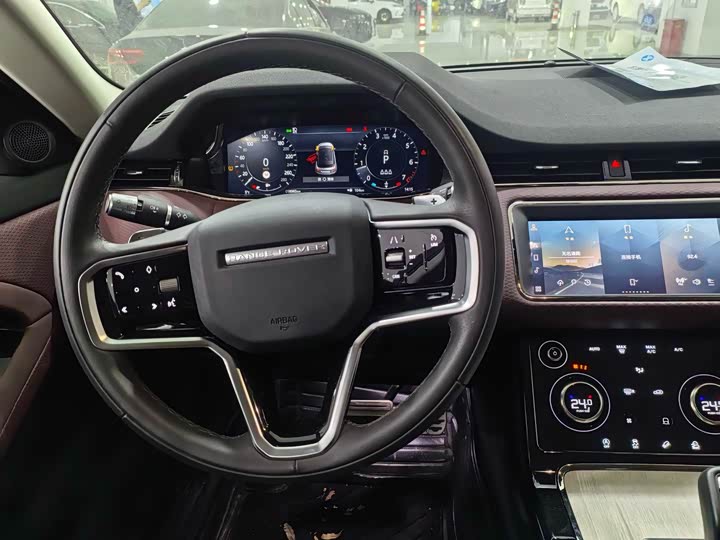 Фото 9 - Land Rover Range Rover Evoque L