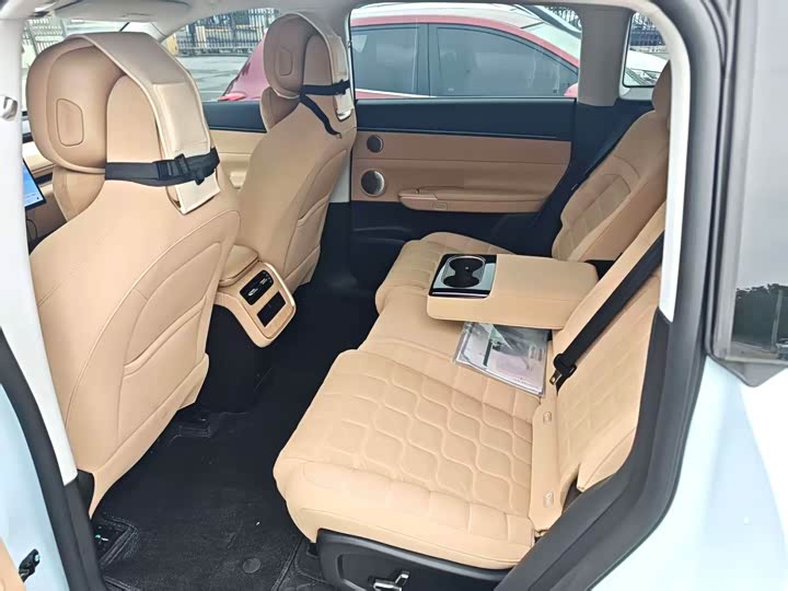 Фото 5 - Exeed Sterra ET