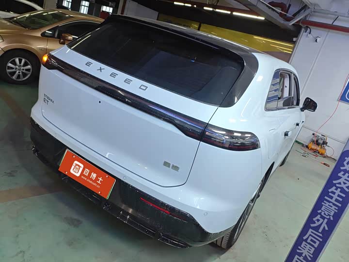 Фото 9 - Exeed Sterra ET