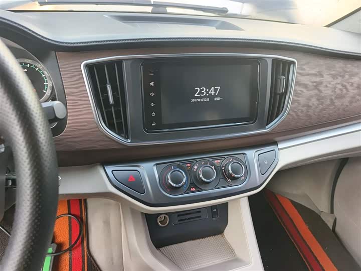 Фото 13 - Dongfeng Forthing Lingzhi M5