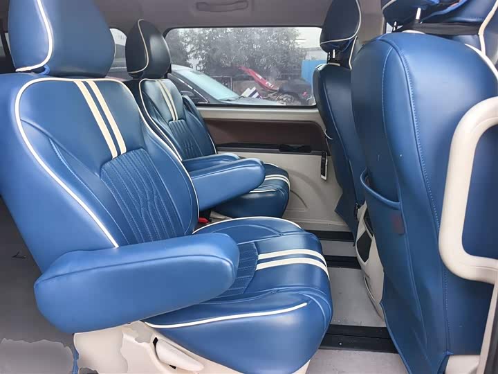 Фото 17 - Dongfeng Forthing Lingzhi M5