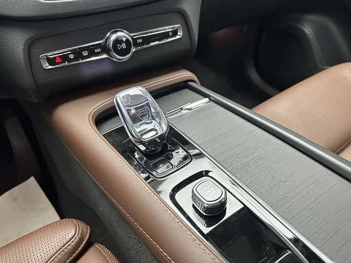 Фото 14 - Volvo XC90 Hybrid