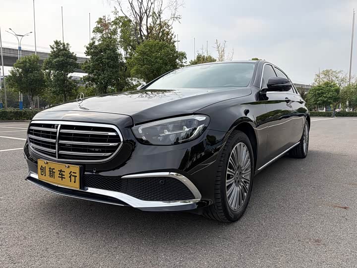 Фото 2 - Mercedes-Benz E-Class