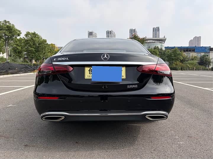 Фото 4 - Mercedes-Benz E-Class