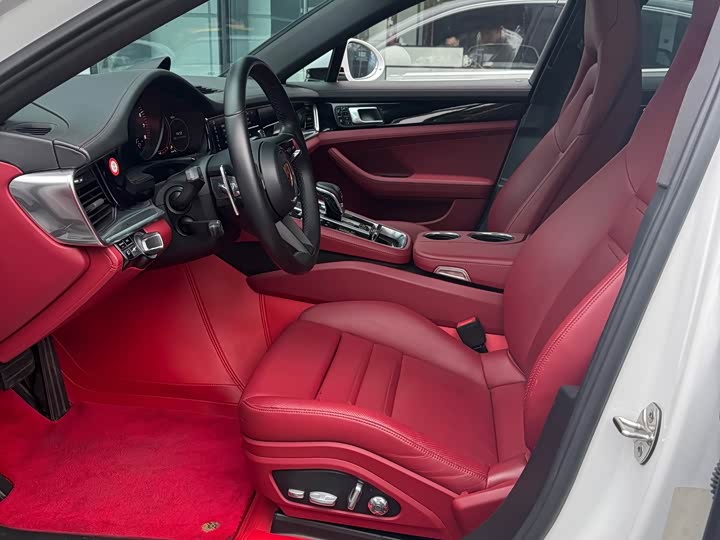 Фото 3 - Porsche Panamera