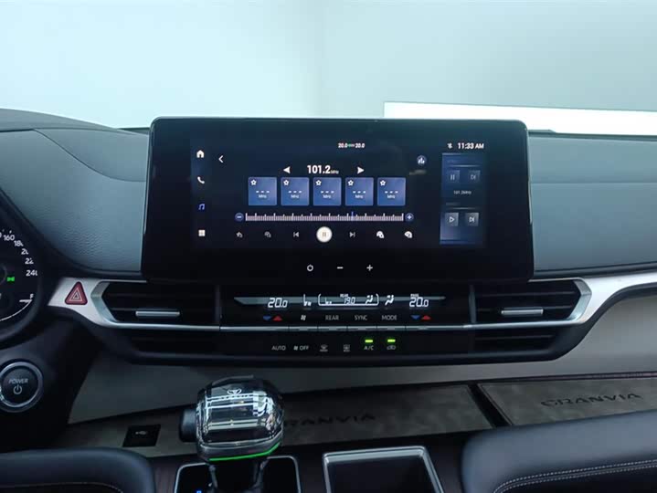 Фото 13 - Toyota Granvia