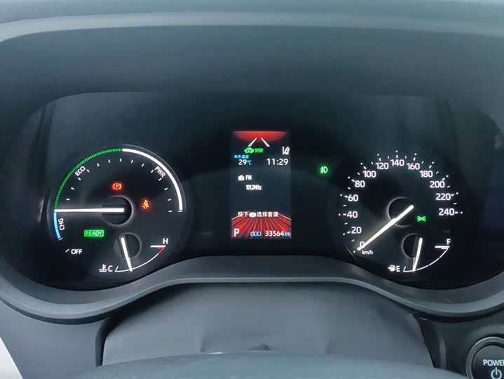 Фото 14 - Toyota Granvia