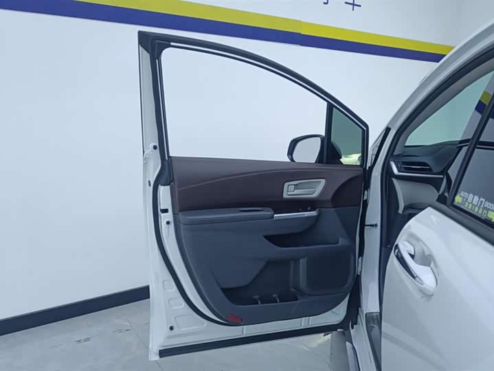 Фото 7 - Toyota Granvia