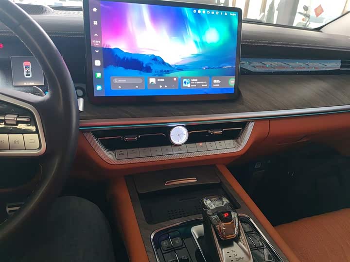 Фото 13 - Tank 500 Hybrid