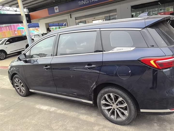 Фото 5 - BYD Song Max