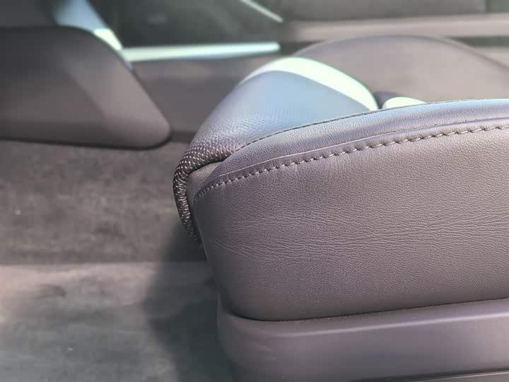 Фото 10 - Porsche Taycan