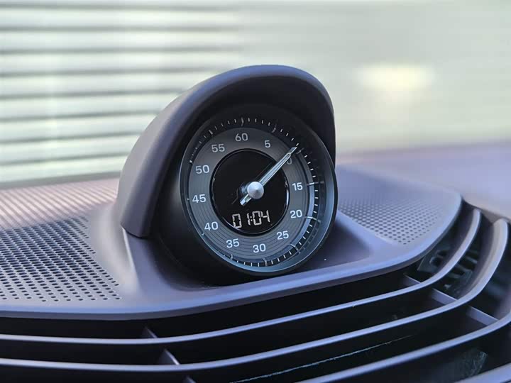 Фото 13 - Porsche Taycan