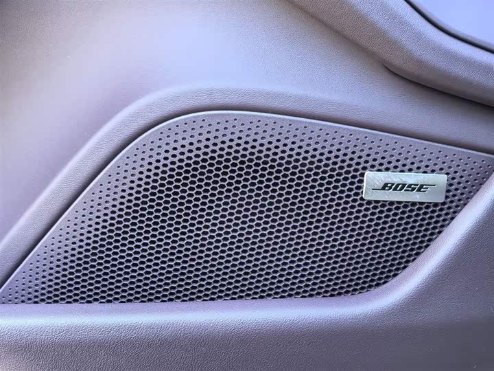 Фото 9 - Porsche Taycan