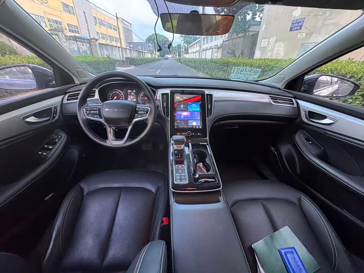 Фото 11 - Roewe i6 Max EV