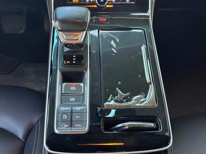 Фото 13 - Roewe i6 Max EV