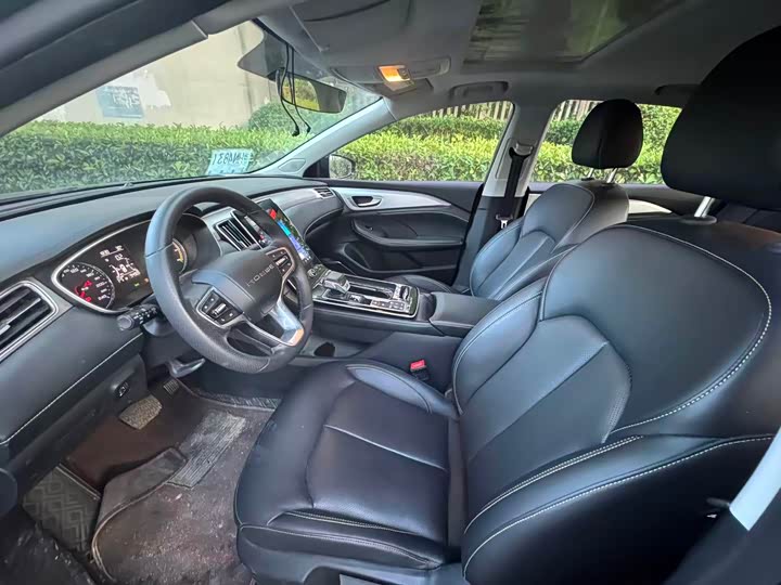 Фото 9 - Roewe i6 Max EV