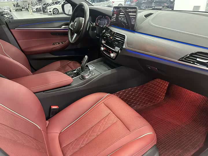 Фото 9 - BMW 5 Series