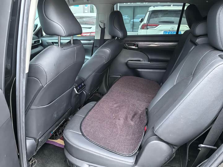 Фото 5 - Toyota Highlander