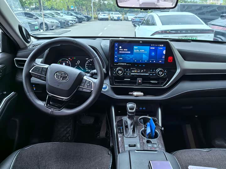 Фото 6 - Toyota Highlander