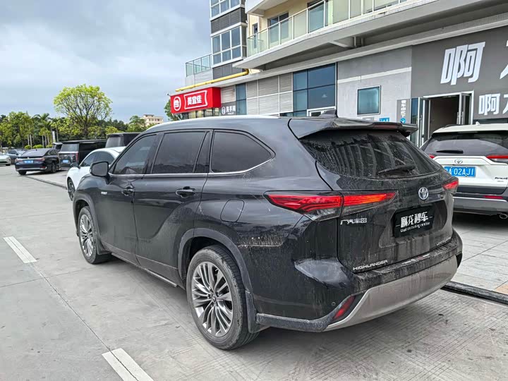 Фото 8 - Toyota Highlander