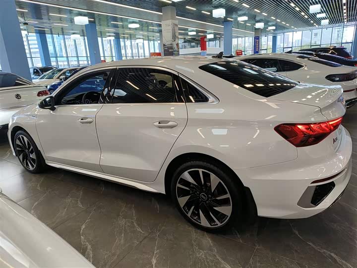 Фото 5 - Audi A3