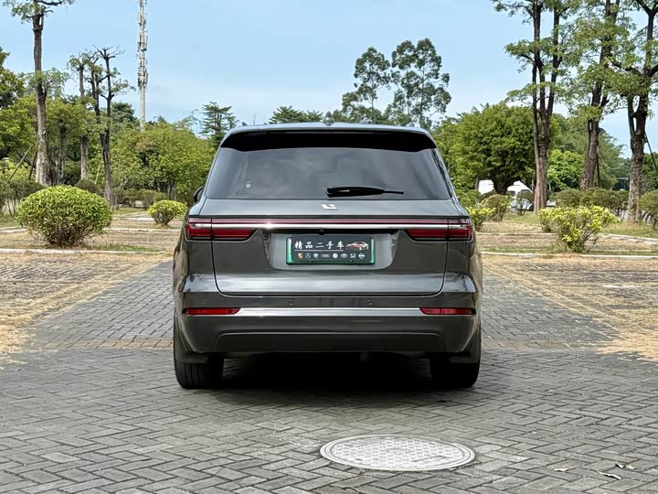 Фото 18 - LiXiang One