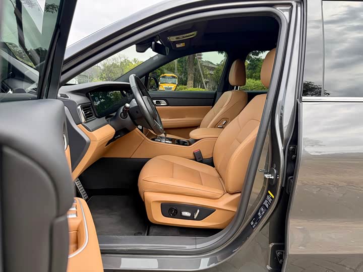 Фото 4 - LiXiang One