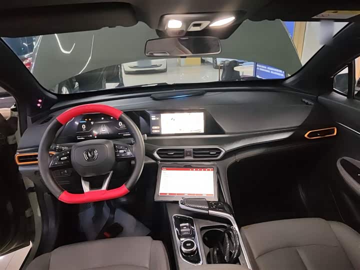 Фото 10 - Changan UNI-T