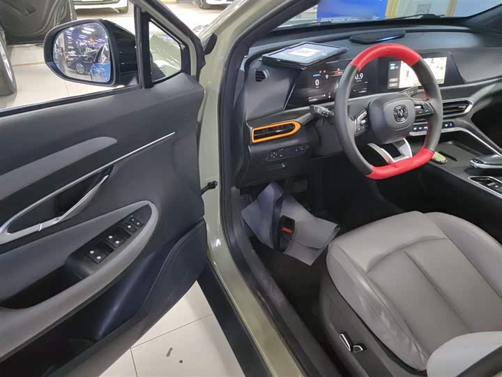 Фото 16 - Changan UNI-T