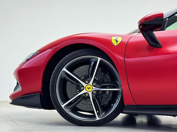 Фото 10 - Ferrari 296