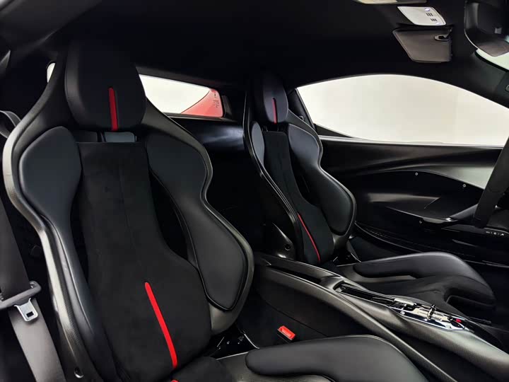 Фото 16 - Ferrari 296