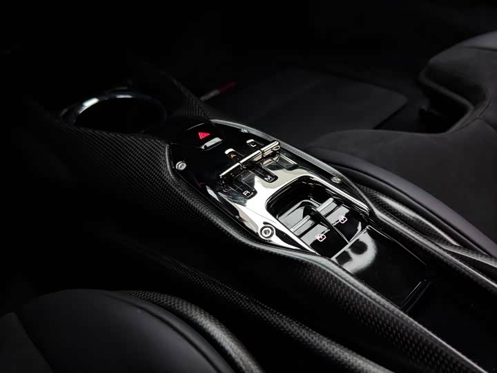 Фото 18 - Ferrari 296