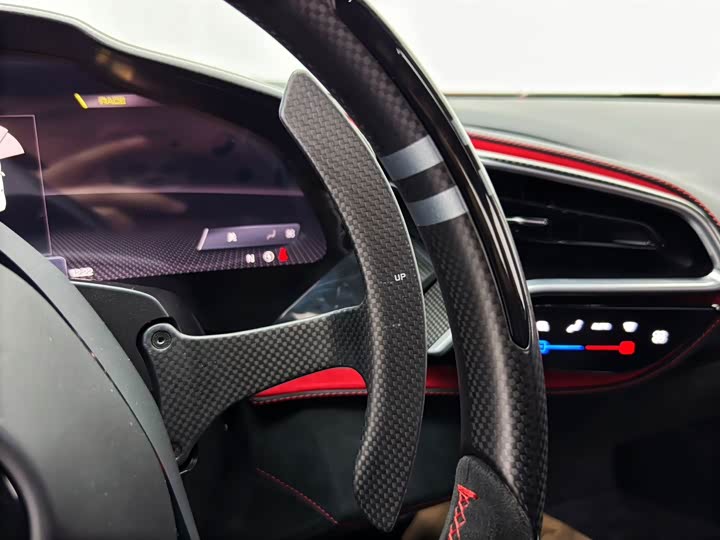 Фото 19 - Ferrari 296