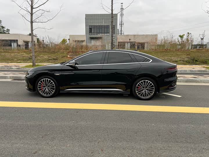 Фото 4 - BYD Han