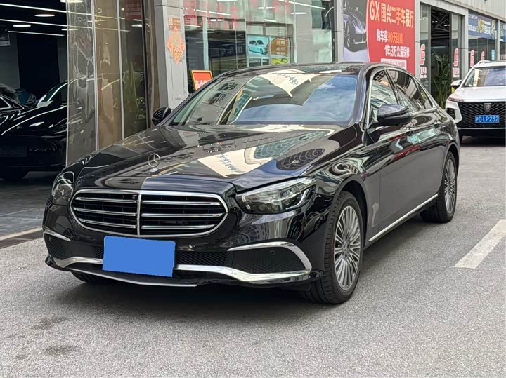 Фото 1 - Mercedes-Benz E-Class