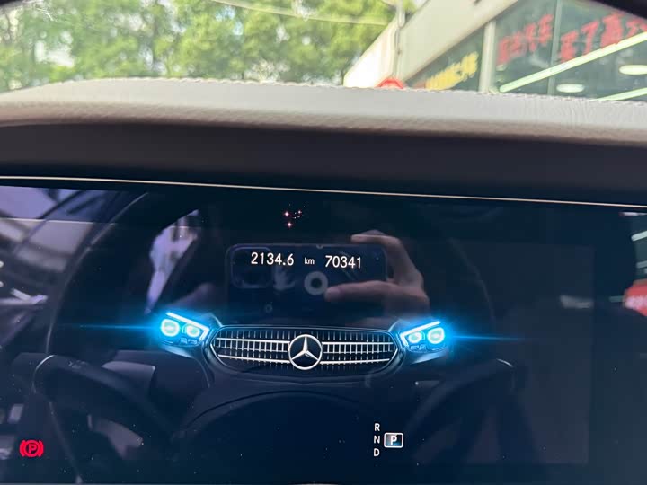 Фото 16 - Mercedes-Benz E-Class