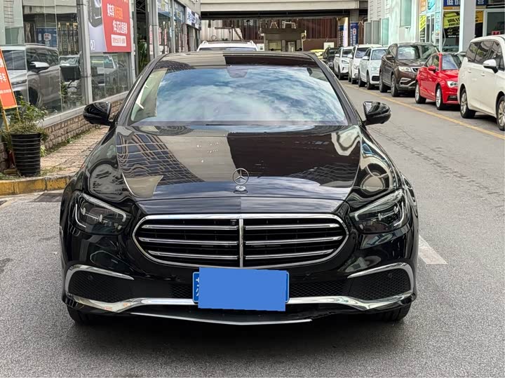 Фото 2 - Mercedes-Benz E-Class