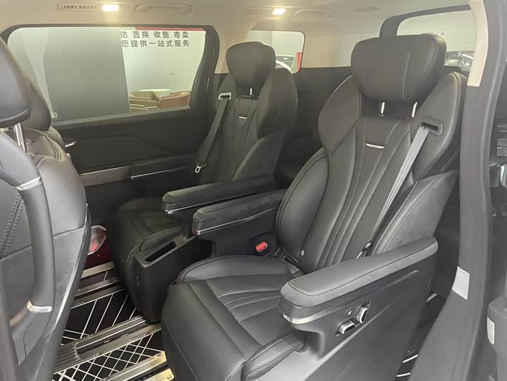 Фото 7 - Hongqi HQ9 Hybrid