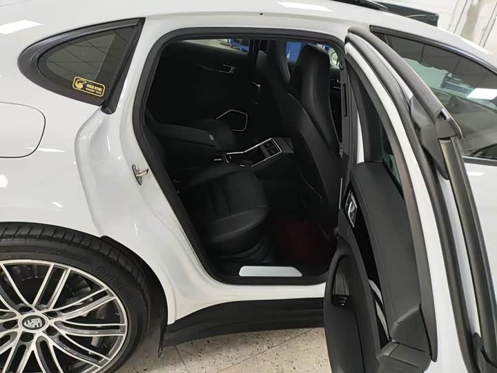 Фото 4 - Porsche Panamera