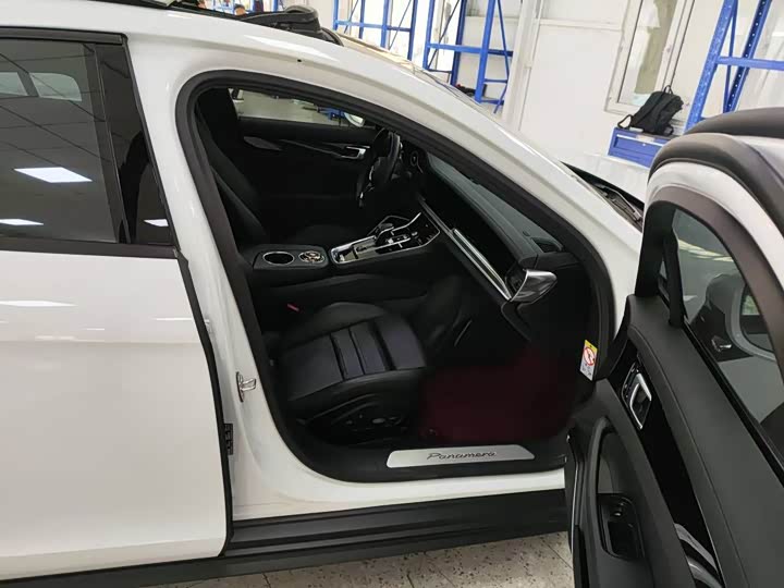 Фото 5 - Porsche Panamera