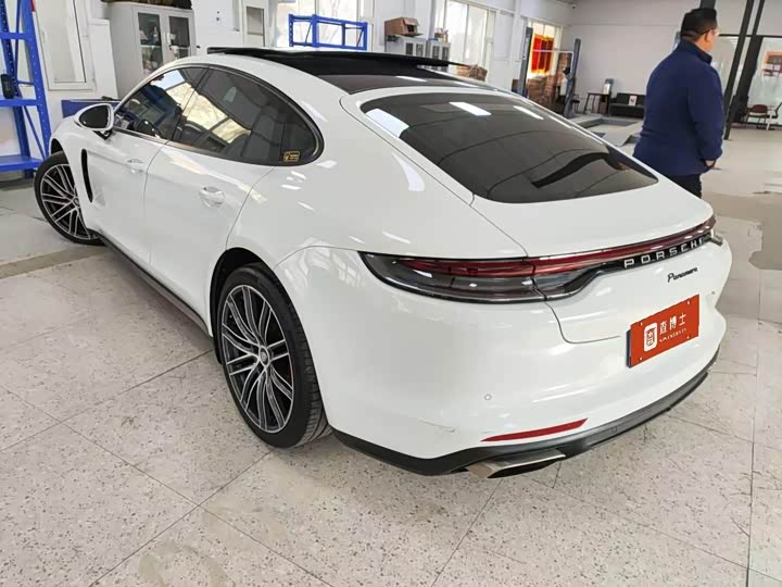 Фото 6 - Porsche Panamera